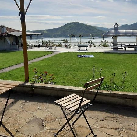 Family Hotel Belvedere Dulgopol Экстерьер фото