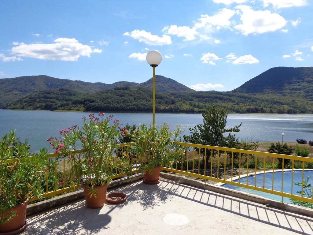 Family Hotel Belvedere Dulgopol Экстерьер фото