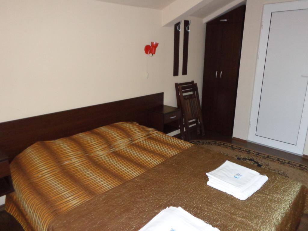 Family Hotel Belvedere Dulgopol Экстерьер фото