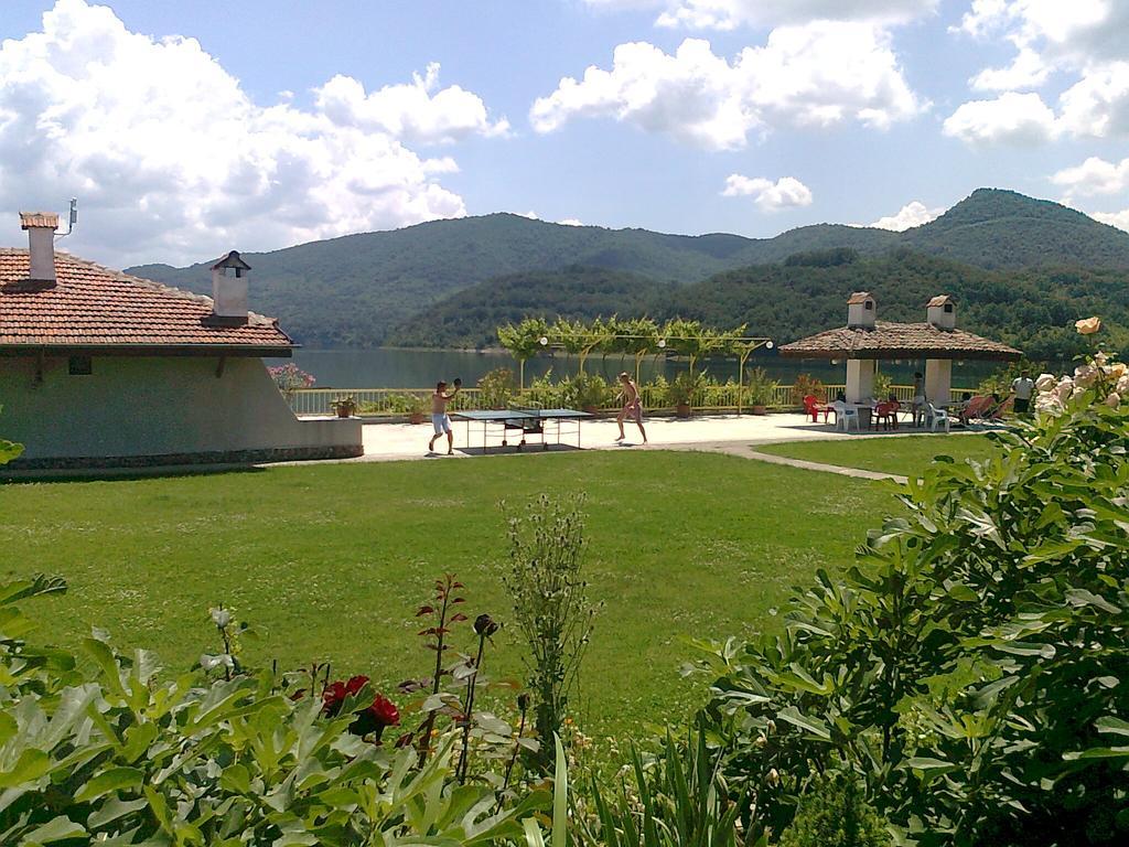 Family Hotel Belvedere Dulgopol Экстерьер фото