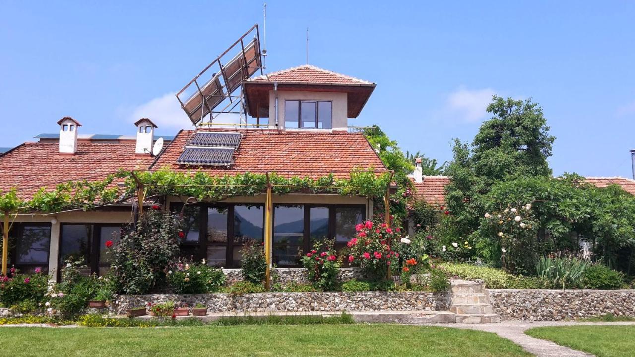 Family Hotel Belvedere Dulgopol Экстерьер фото