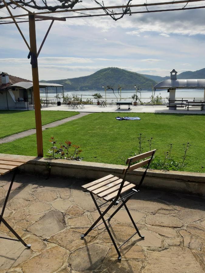 Family Hotel Belvedere Dulgopol Экстерьер фото